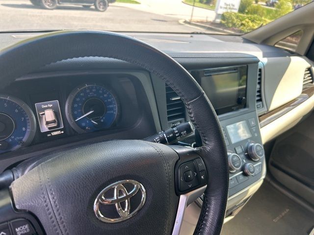 2017 Toyota Sienna XLE Premium