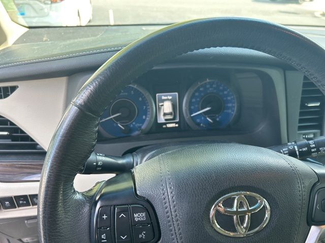 2017 Toyota Sienna XLE Premium