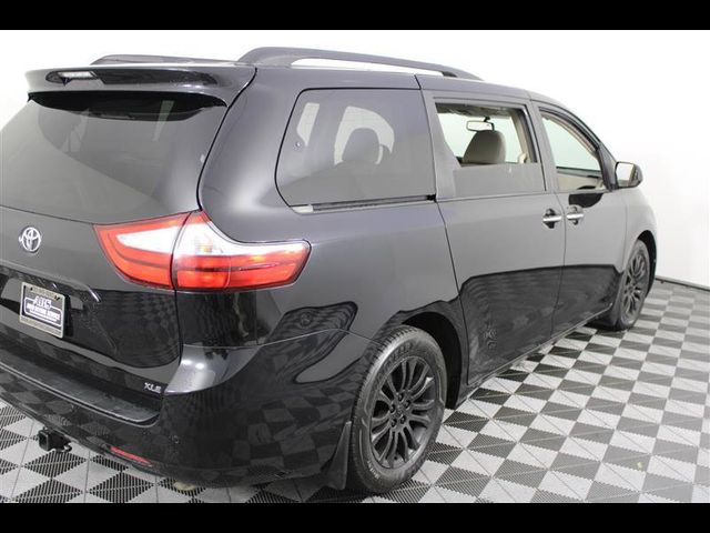 2017 Toyota Sienna XLE Premium