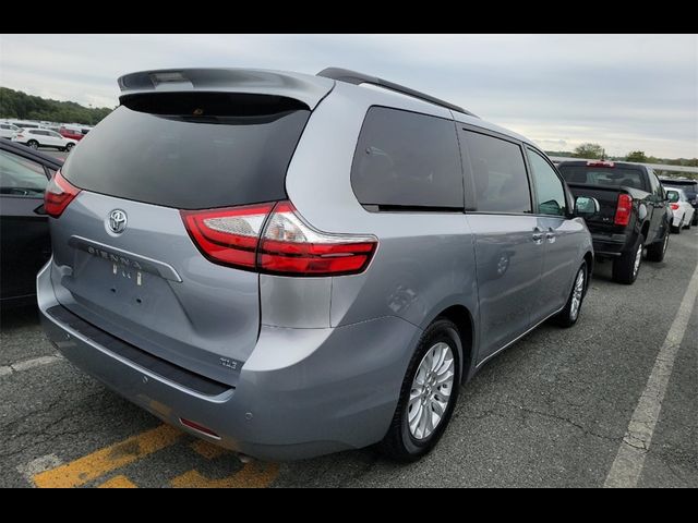 2017 Toyota Sienna XLE Premium