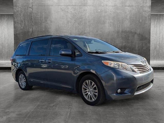 2017 Toyota Sienna XLE Premium