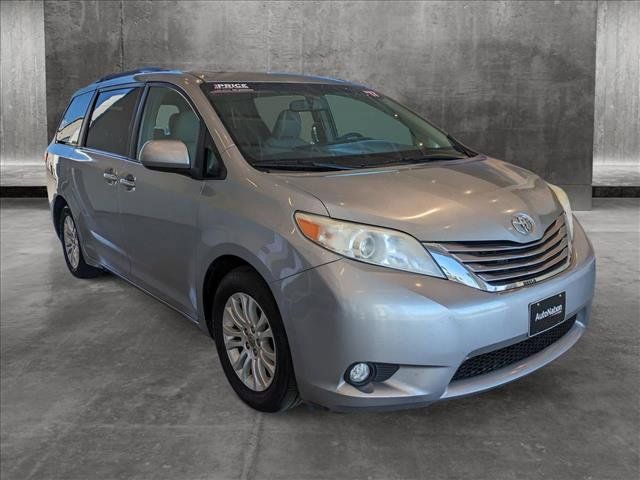 2017 Toyota Sienna XLE Premium