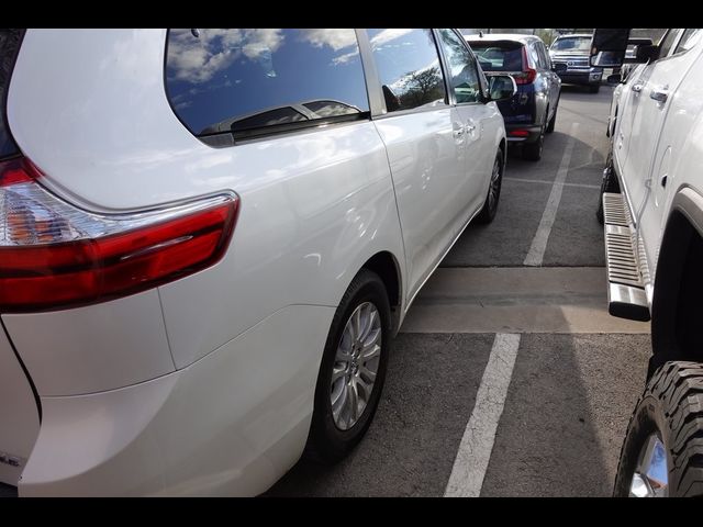 2017 Toyota Sienna XLE Premium