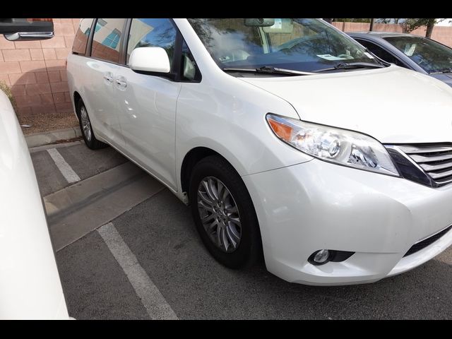 2017 Toyota Sienna XLE Premium