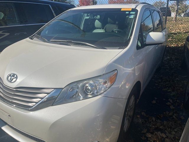 2017 Toyota Sienna XLE Premium