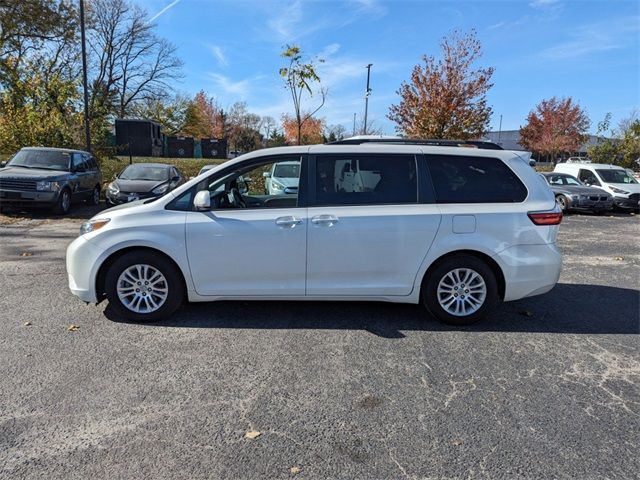 2017 Toyota Sienna XLE Premium