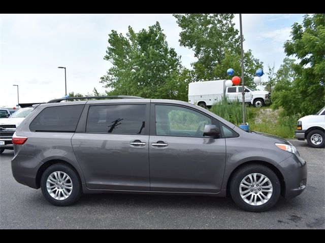 2017 Toyota Sienna XLE Premium