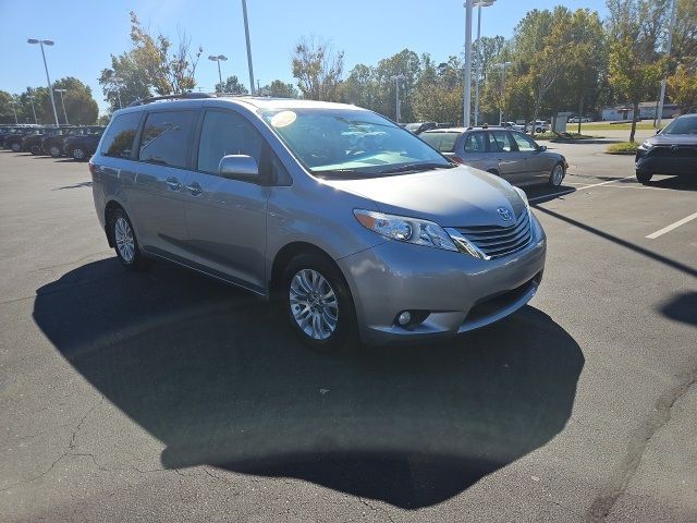 2017 Toyota Sienna XLE Premium