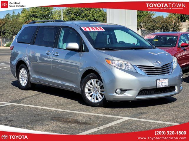 2017 Toyota Sienna XLE Premium