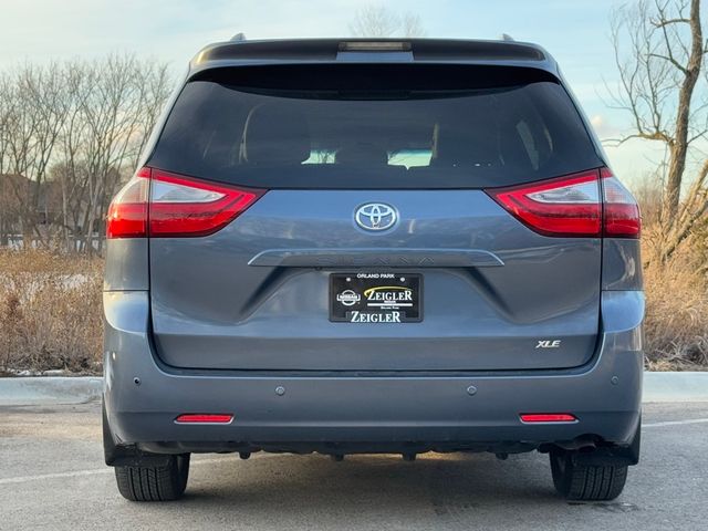 2017 Toyota Sienna 