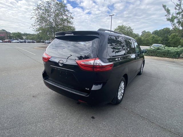 2017 Toyota Sienna XLE Premium