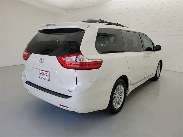 2017 Toyota Sienna XLE Premium