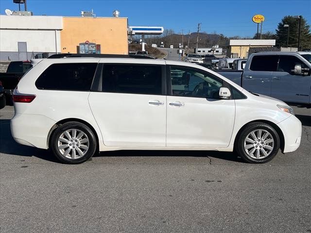 2017 Toyota Sienna XLE Premium