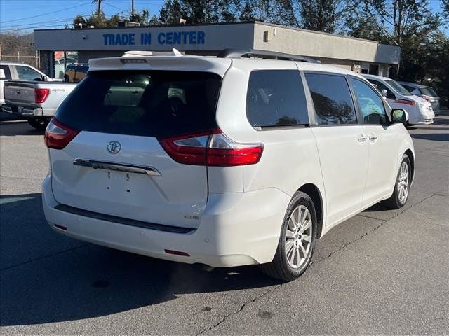 2017 Toyota Sienna XLE Premium