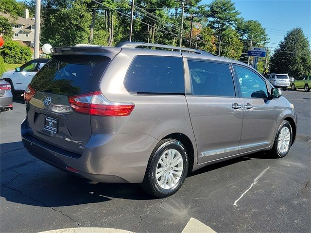 2017 Toyota Sienna XLE Premium