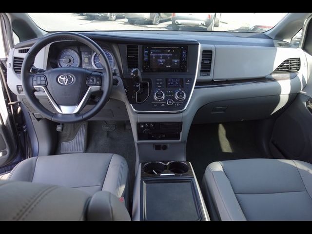 2017 Toyota Sienna XLE Premium