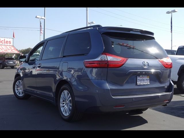 2017 Toyota Sienna XLE Premium