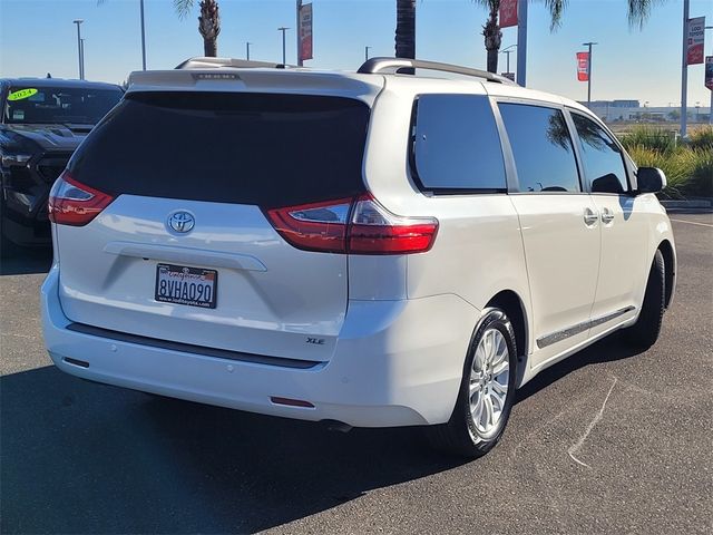 2017 Toyota Sienna XLE Premium