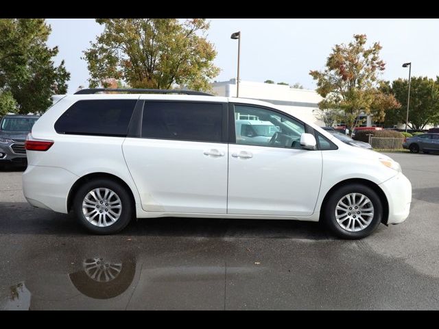 2017 Toyota Sienna XLE Premium