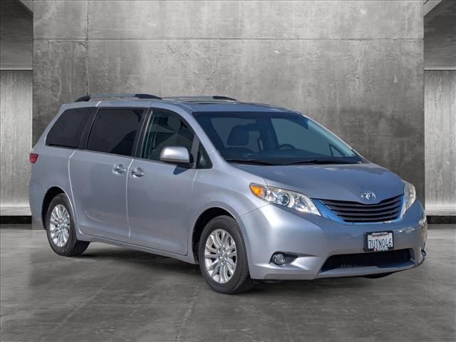 2017 Toyota Sienna XLE Premium