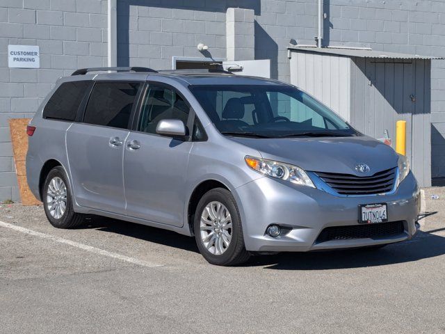 2017 Toyota Sienna XLE Premium