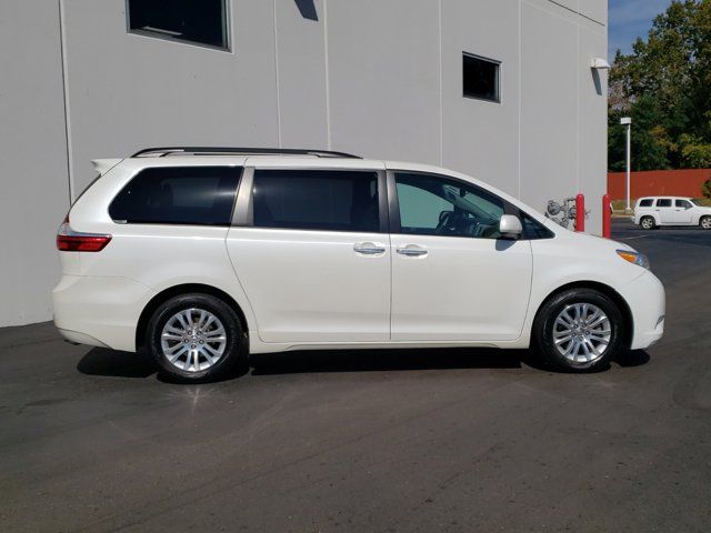 2017 Toyota Sienna XLE Premium