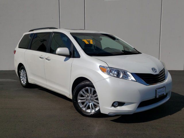 2017 Toyota Sienna XLE Premium