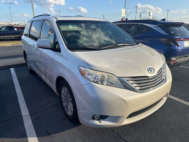 2017 Toyota Sienna XLE Premium