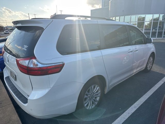 2017 Toyota Sienna XLE Premium