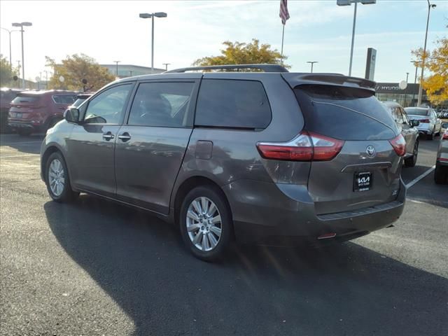 2017 Toyota Sienna XLE Premium