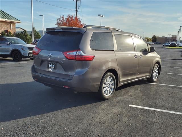 2017 Toyota Sienna XLE Premium