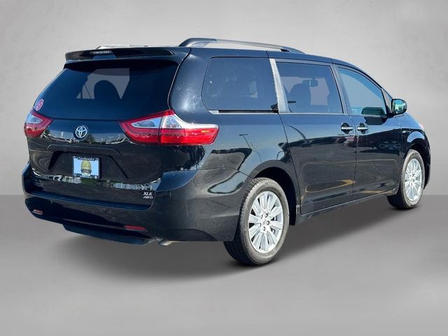 2017 Toyota Sienna XLE