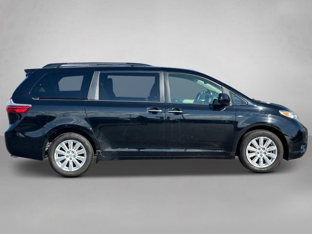 2017 Toyota Sienna XLE