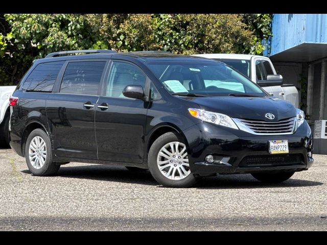 2017 Toyota Sienna XLE Premium