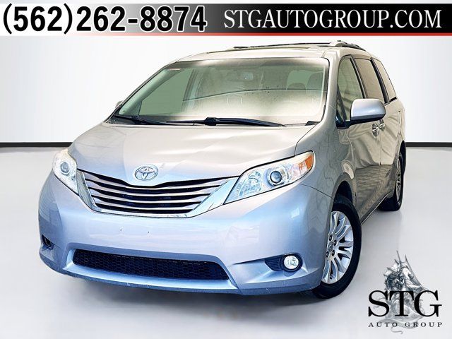 2017 Toyota Sienna XLE Premium