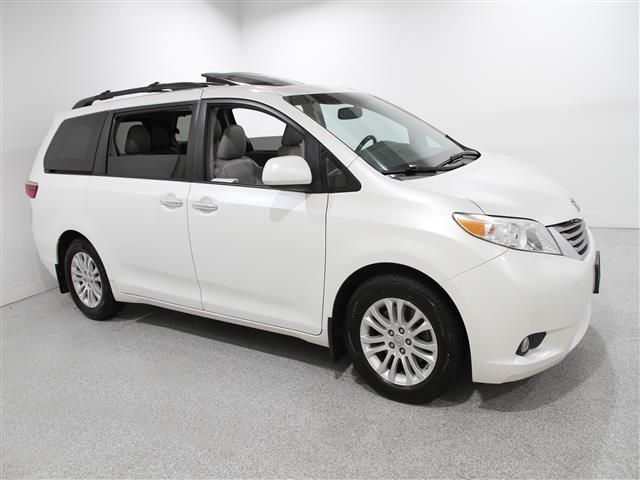 2017 Toyota Sienna XLE Premium