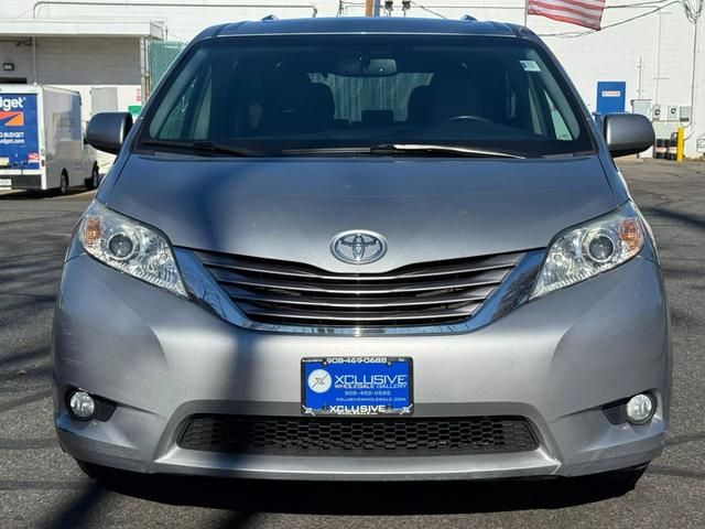 2017 Toyota Sienna XLE Premium