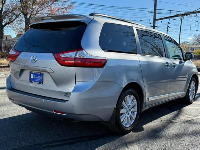 2017 Toyota Sienna XLE Premium