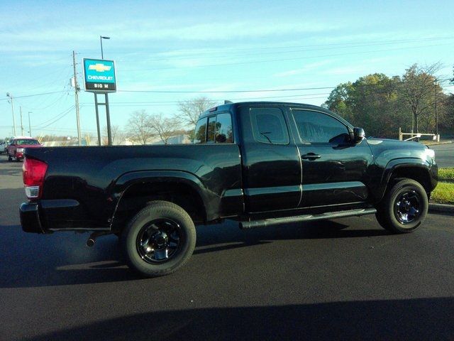 2017 Toyota Tacoma SR