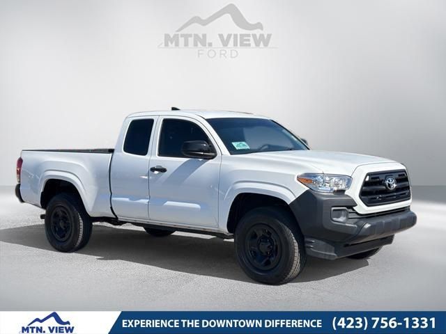 2017 Toyota Tacoma SR