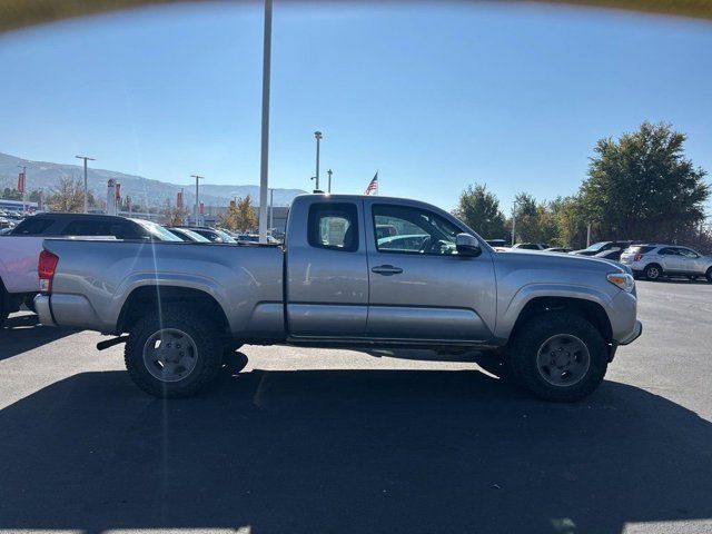 2017 Toyota Tacoma SR