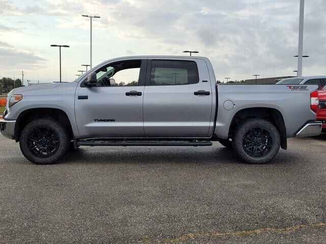 2017 Toyota Tundra SR5