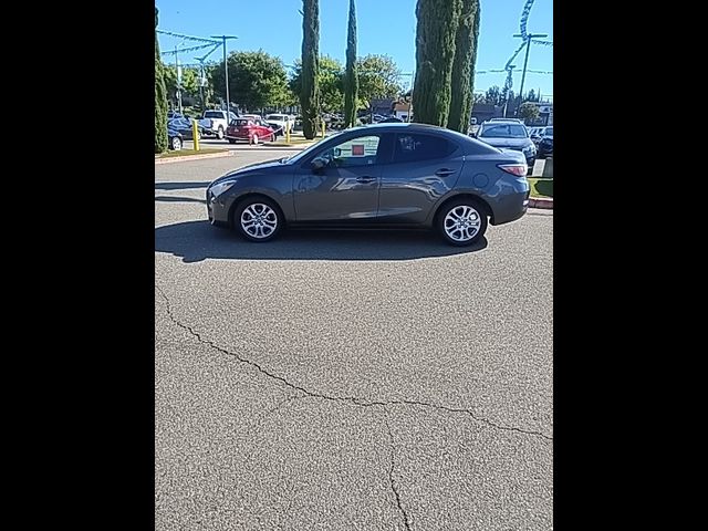 2017 Toyota Yaris iA Base