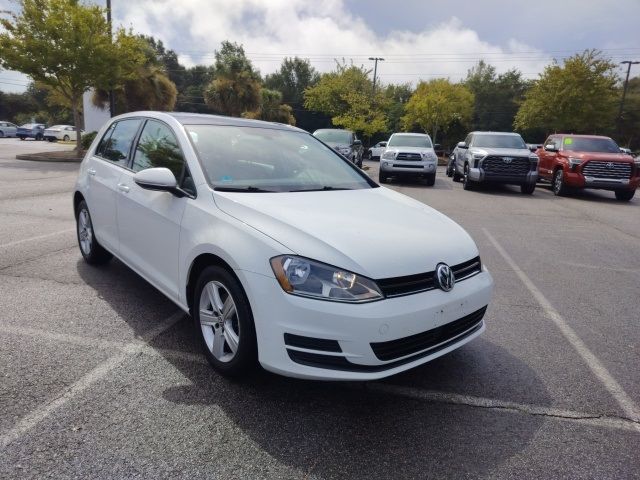 2017 Volkswagen Golf SE