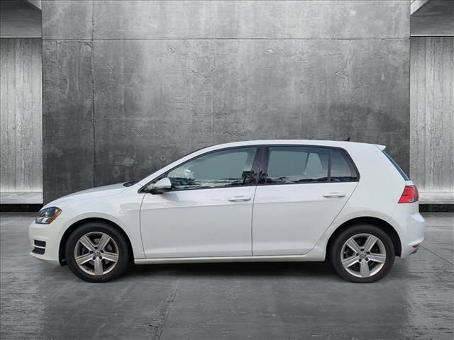 2017 Volkswagen Golf SE