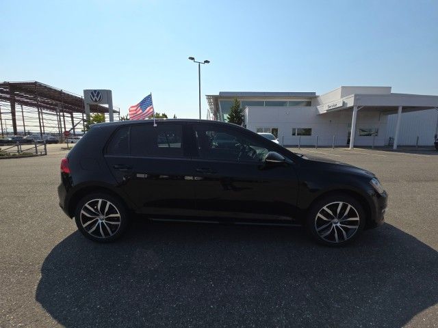 2017 Volkswagen Golf SE