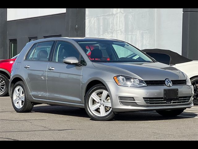 2017 Volkswagen Golf SE