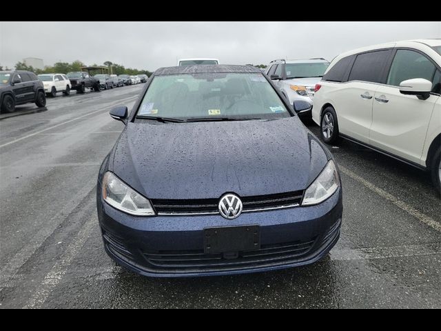 2017 Volkswagen Golf SE