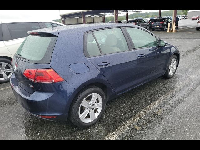 2017 Volkswagen Golf SE