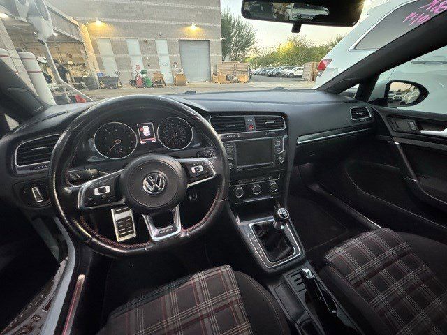 2017 Volkswagen Golf GTI S